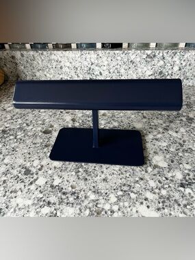 NWOT! Navy Jewelry T-Bar Display Stand